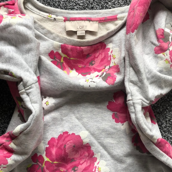 Like new LOFT Cropped Floral Sweatshirt - Picture 7 of 7